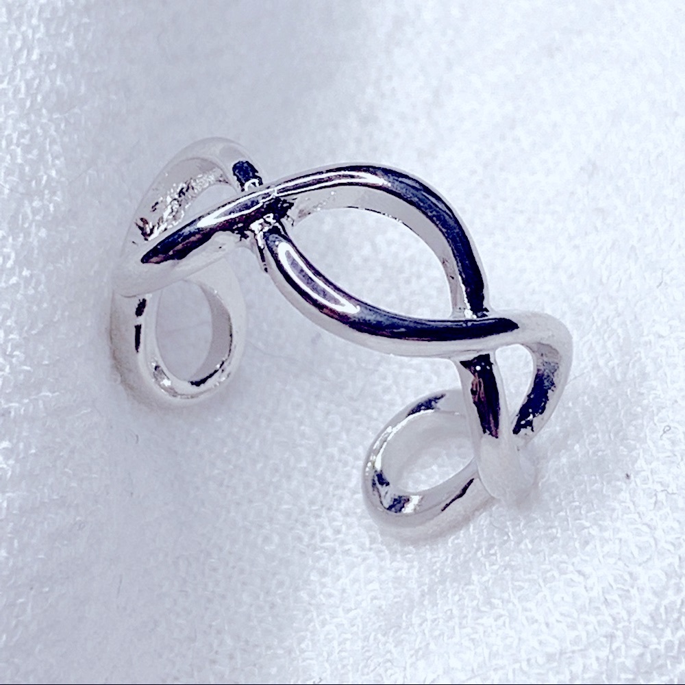 ❣️$25/3❣️ Simple Twisted Sliver Plated Ring